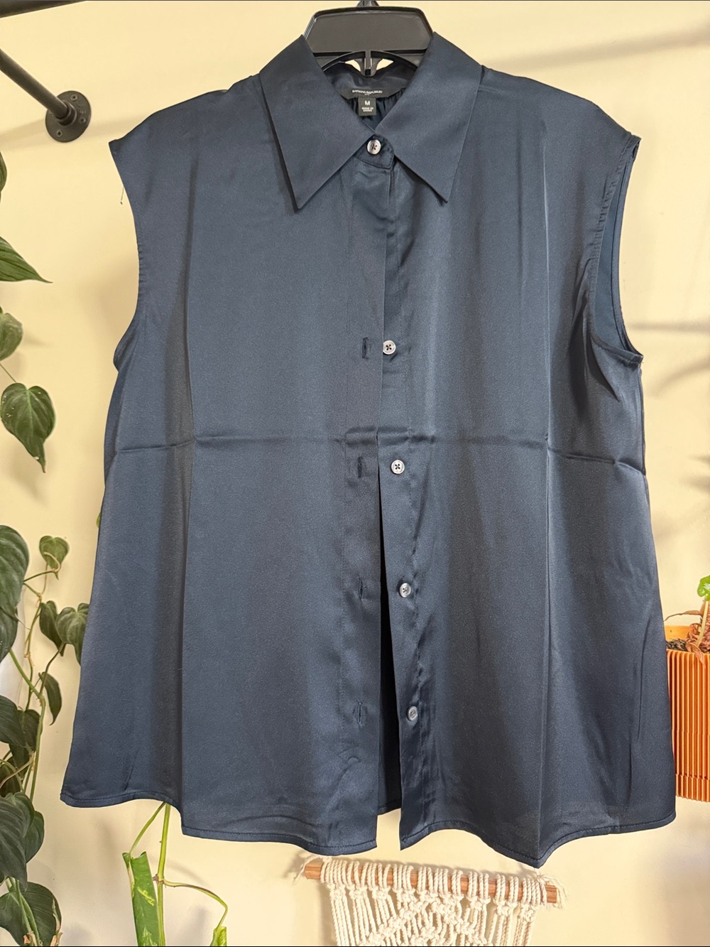 Banana Republic Navy Sleeveless Button-Front Blouse